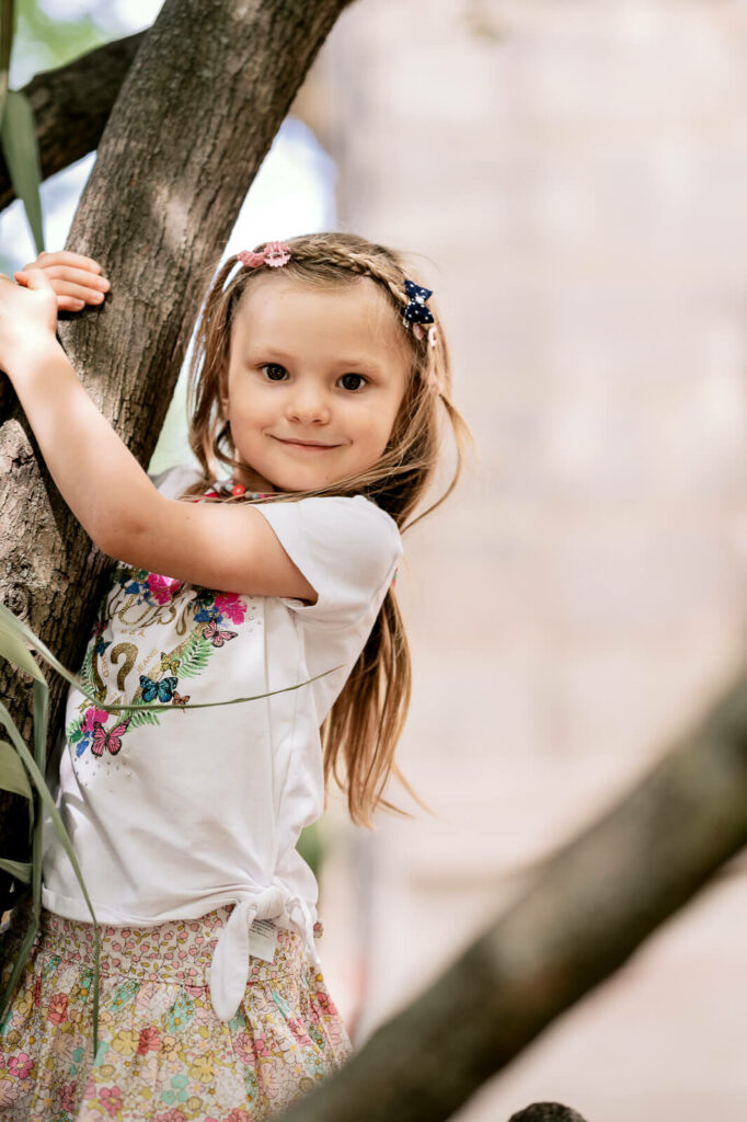 Portraitfoto eines Kindes in der Kindergartenfotografie