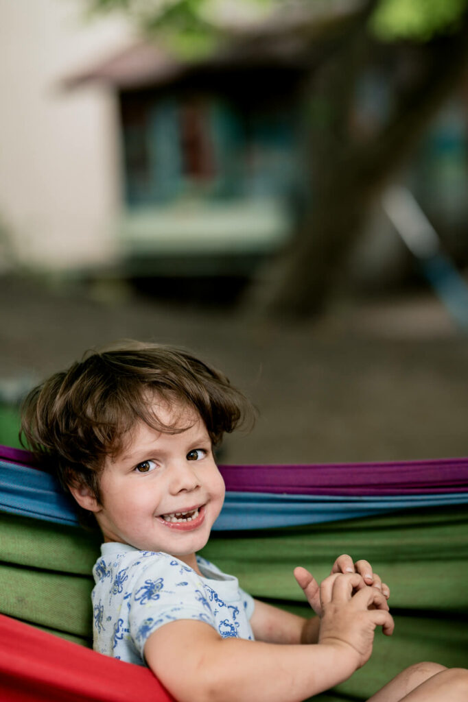 Portraitfoto eines Kindes in der Kindergartenfotografie