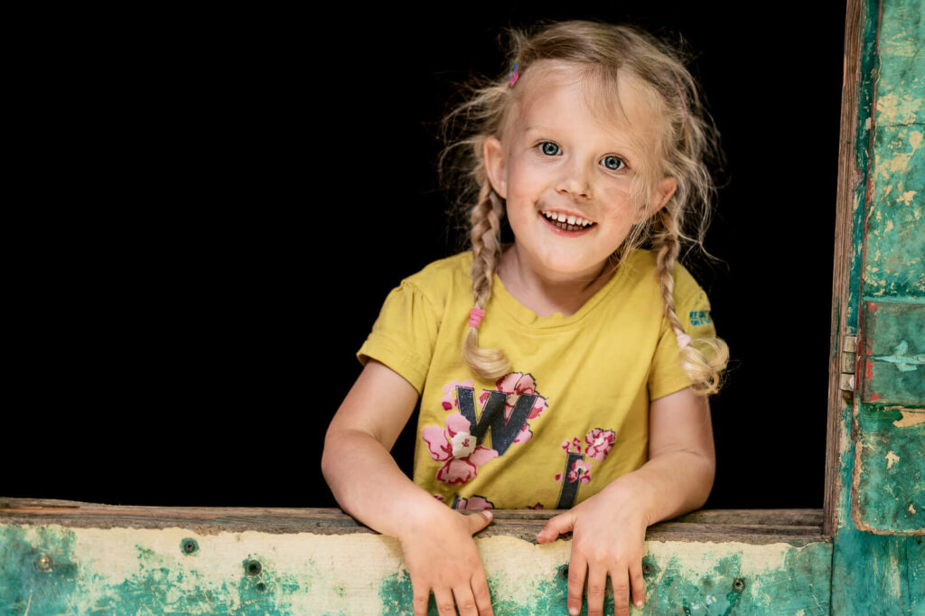 Portraitfoto eines Kindes in der Kindergartenfotografie