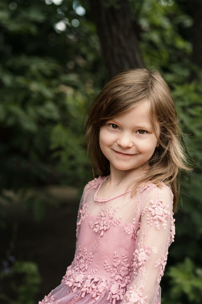Portraitfoto eines Kindes in der Kindergartenfotografie